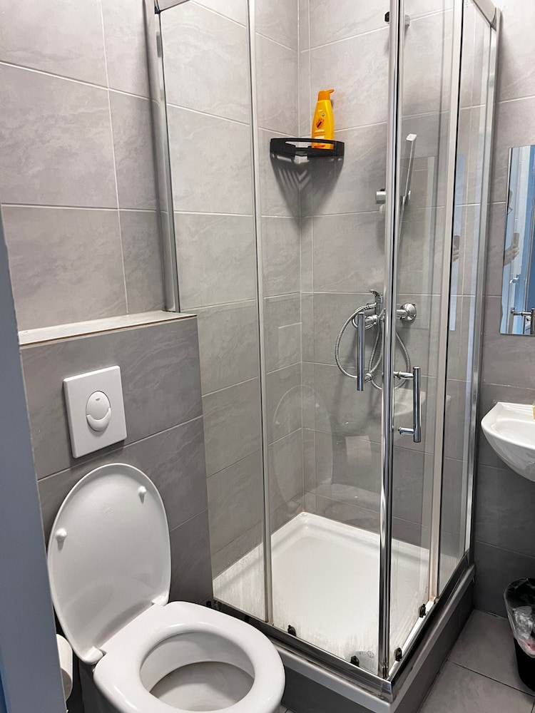 Cozy 2BR Apartment Near Meidling Station