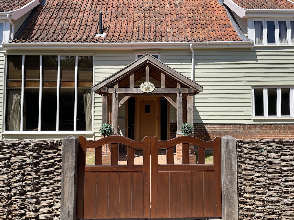 Moat Barn