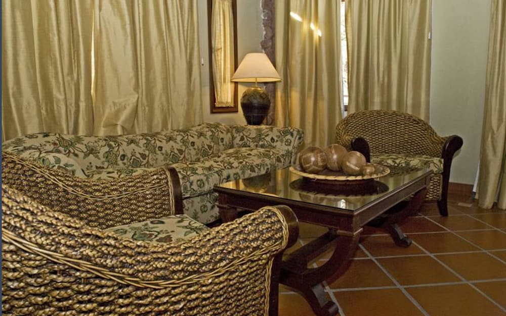 La Casa De La Bodega - Wine Boutique Hotel