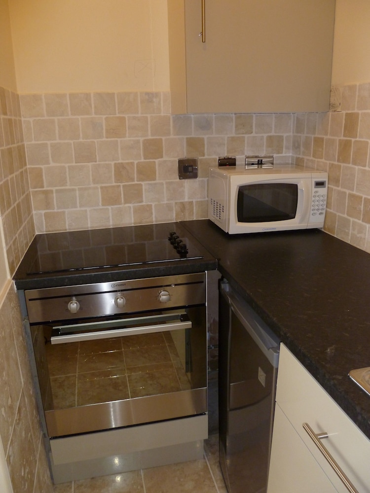 Flat - Sleeps 2 & Parking Available view 5