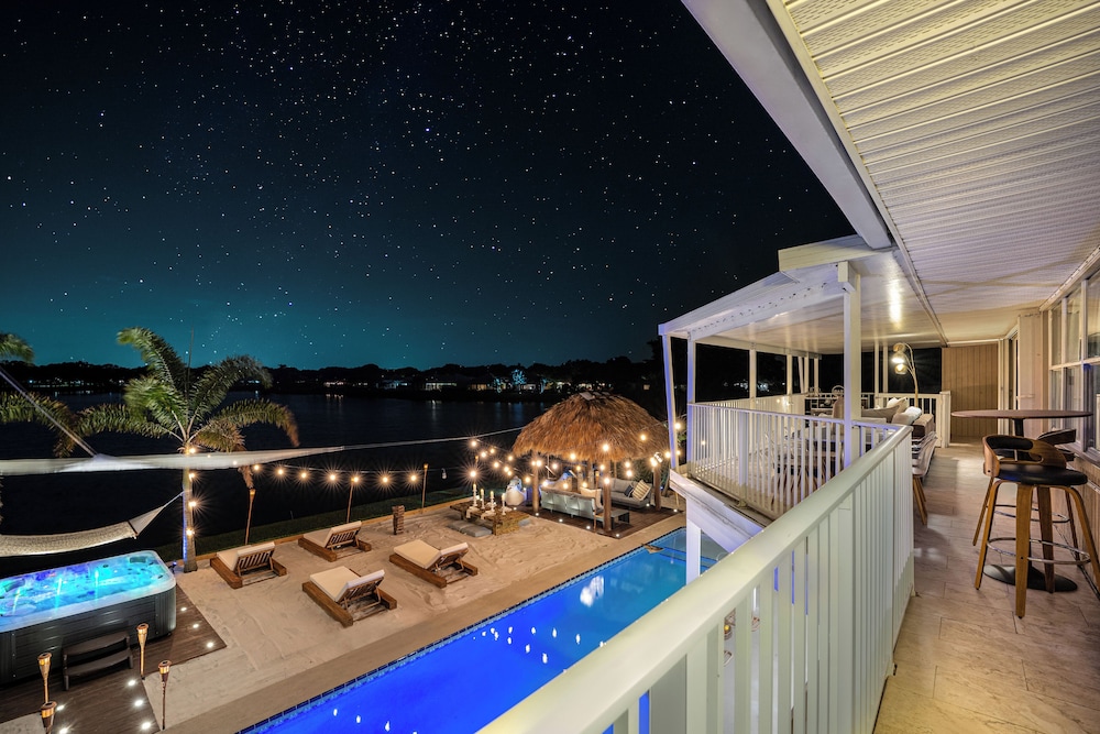 Palm Beach Paradise | Villa w/ Beach, Pool, Cinema & Tiki
