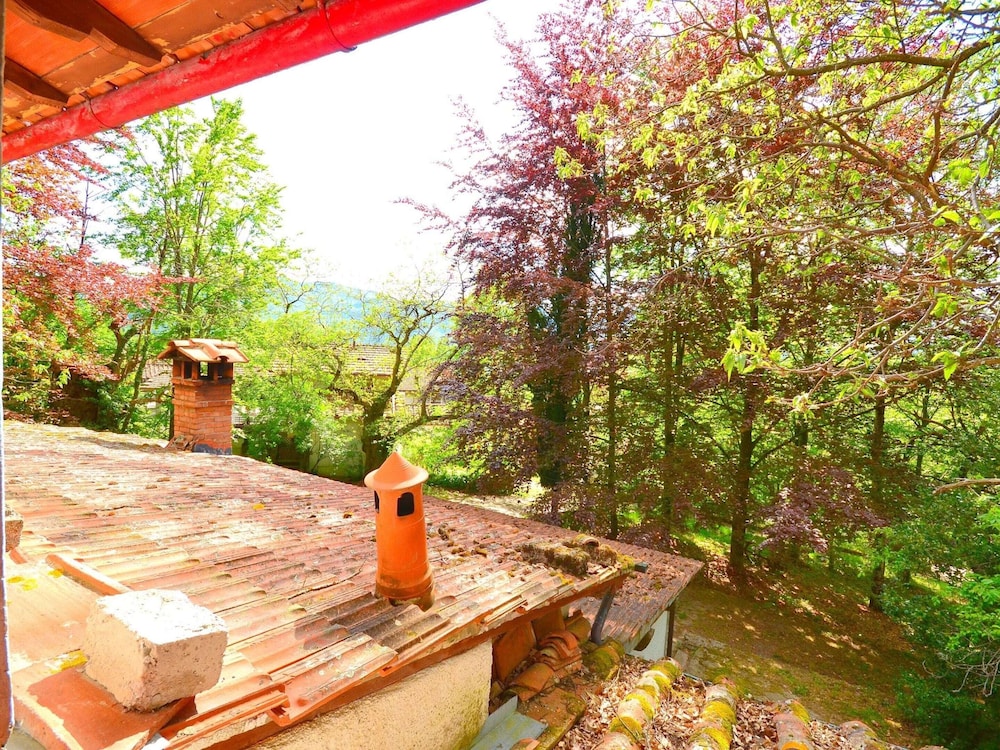 Spacious Home With Shared Pool view 4