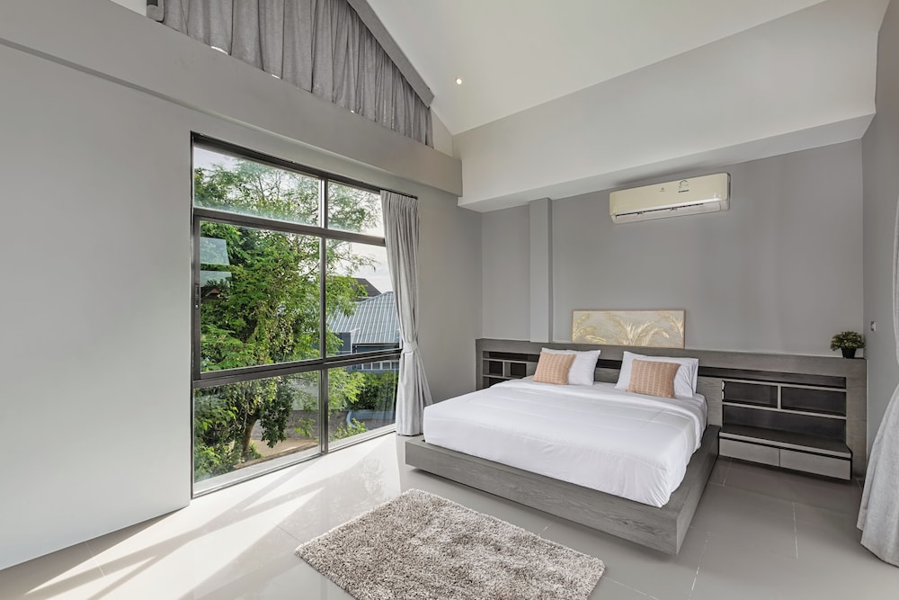 3-Bedroom Wallaya pool villa in Bangtao
