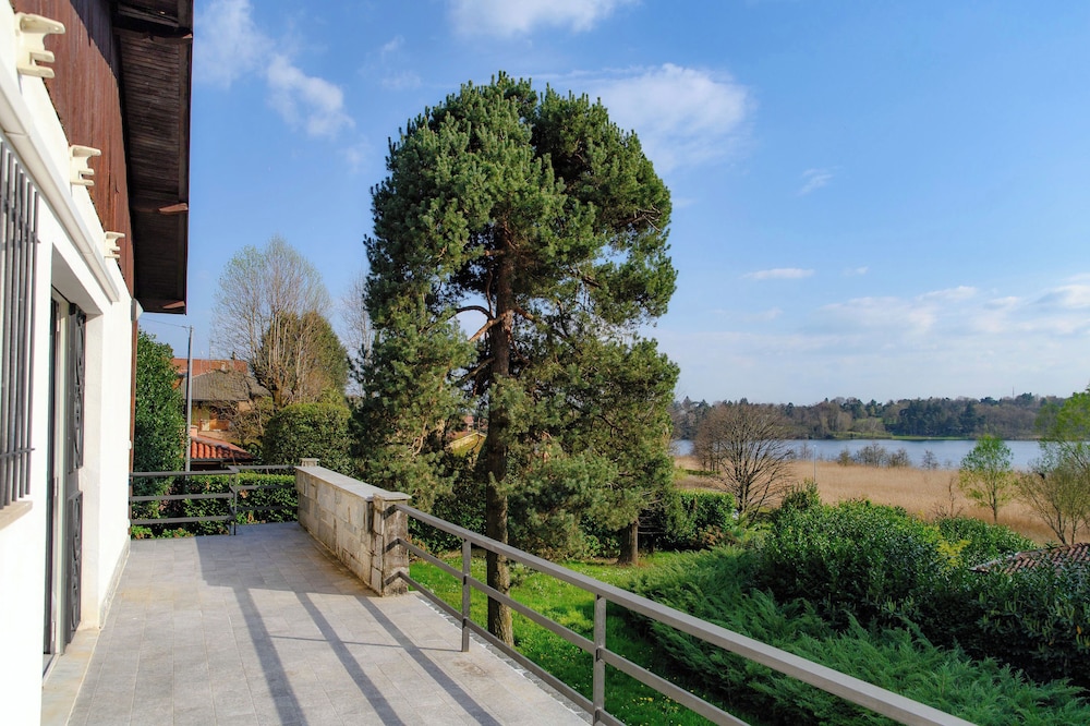 Montorfano Garden & Lake View