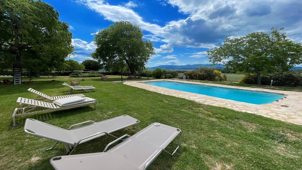 Open Pool Villa in Italy - Spoleto Umbria - Property Image 57