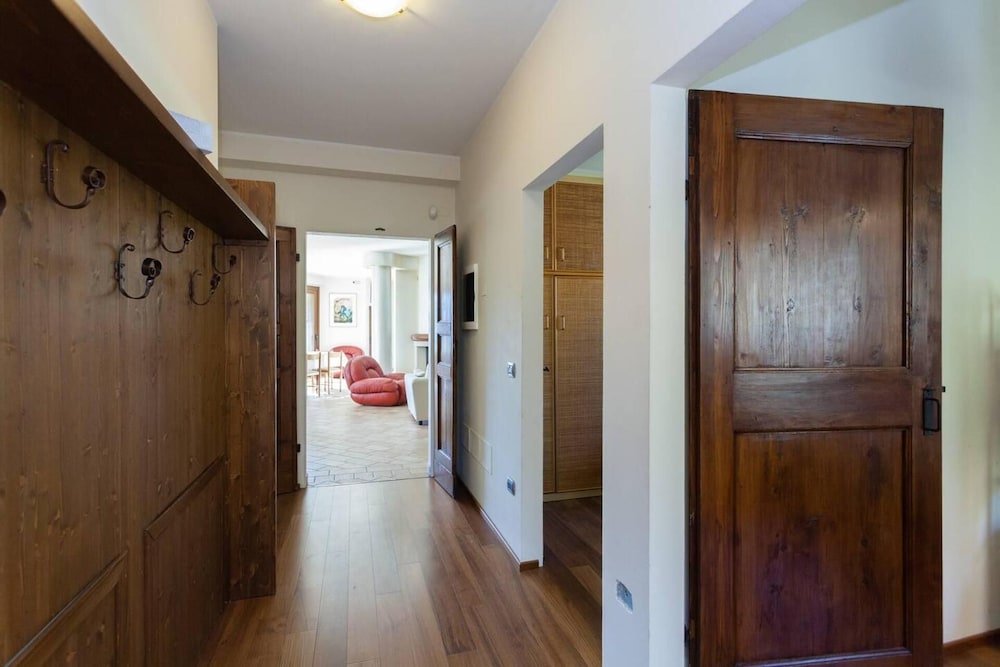 Beautiful 4 bed House in Urbino in the Marche view 2