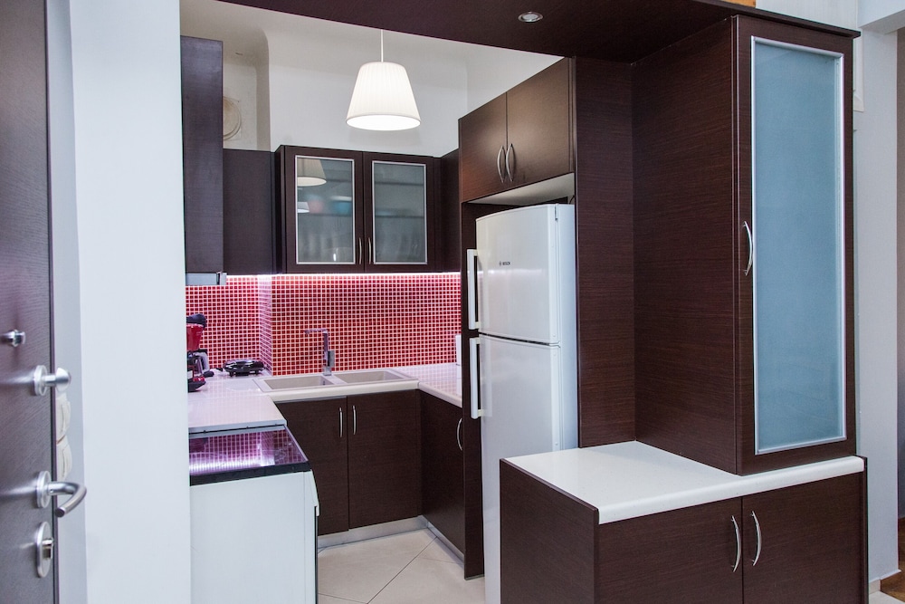 Beautiful new decorated apt in Athens