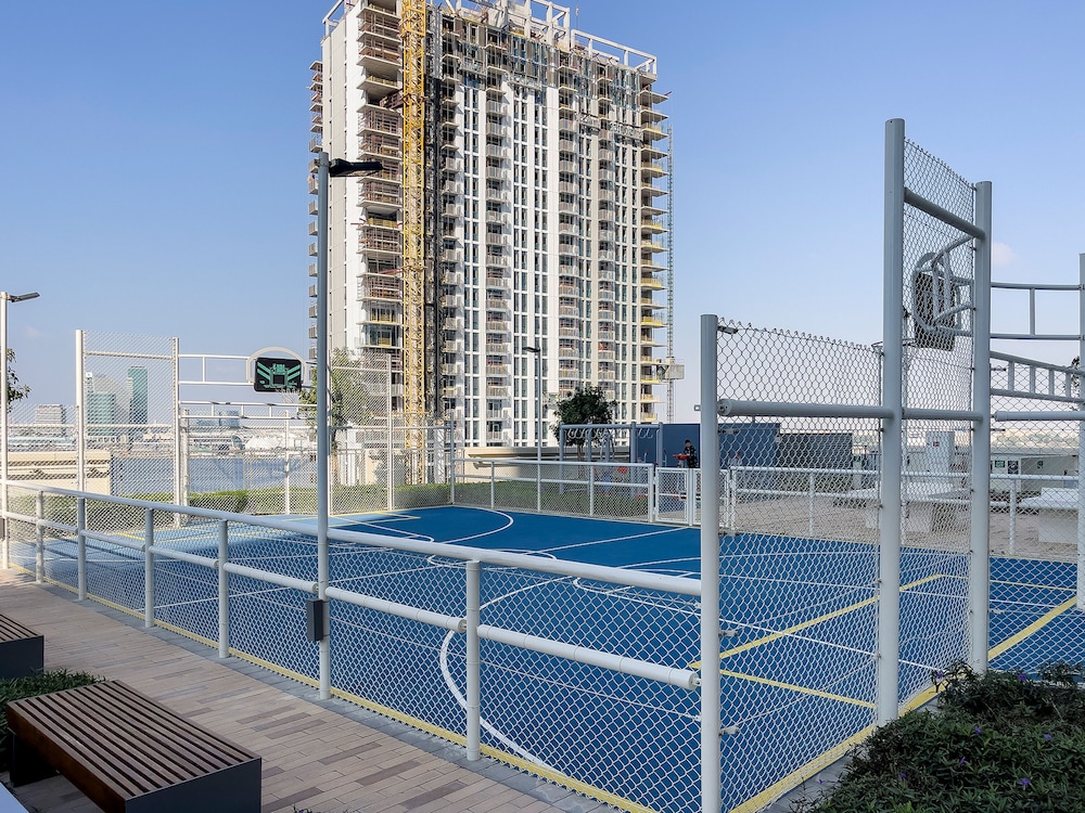 Urban 2BR Harbour view at Creek Rise