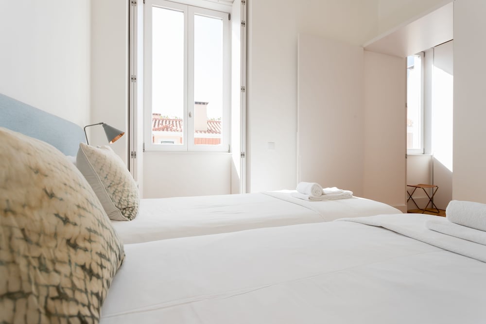 Chiado Studio and One-Bedroom Apartment - by LU Holidays