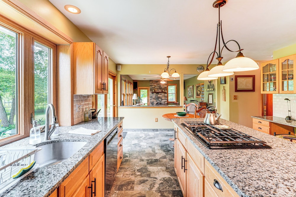 Peaceful Countryside Retreat w/ Yard in Frenchtown
