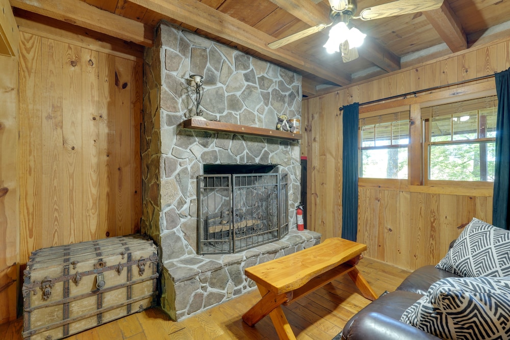 Porch & Fire Pit: Family-friendly Afton Cabin! view 5