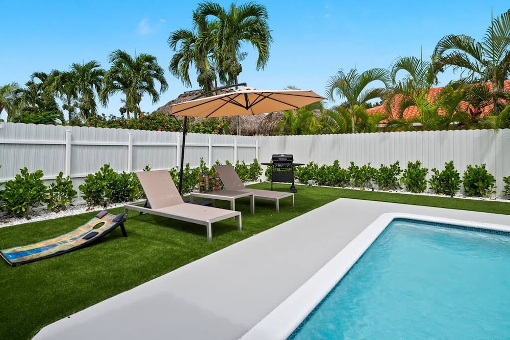 NEW Villa Paradise Lux Gem Pool Game Room