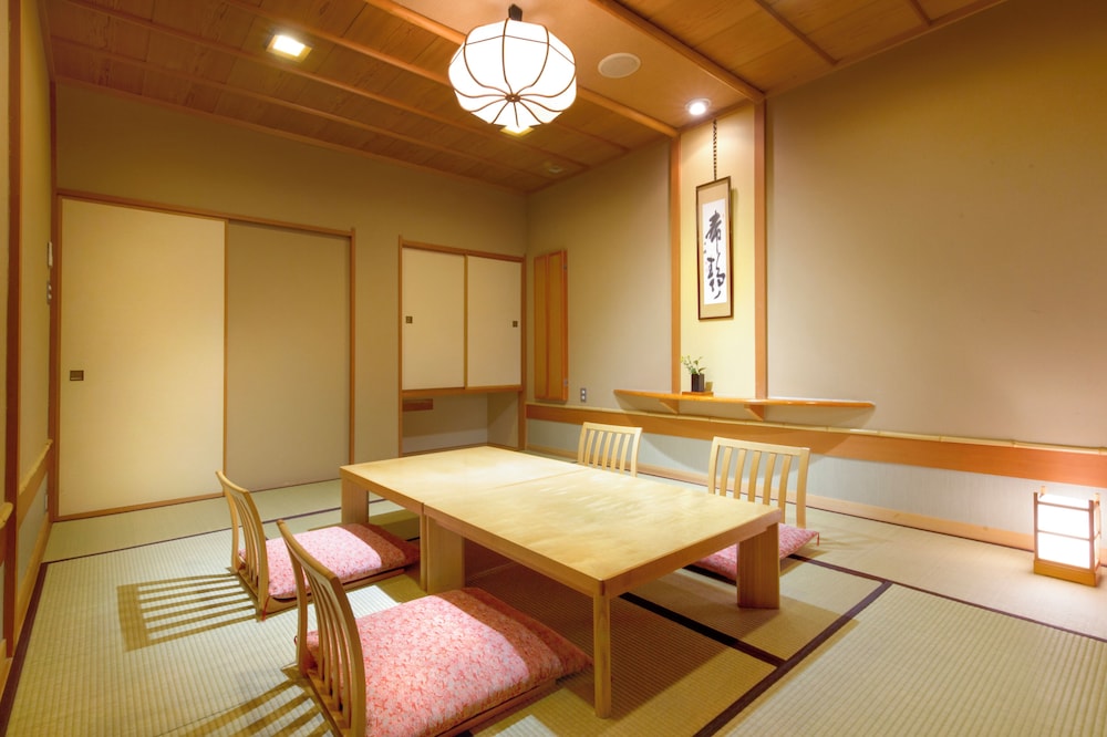 Wakakusa no Yado Maruei Ryokan