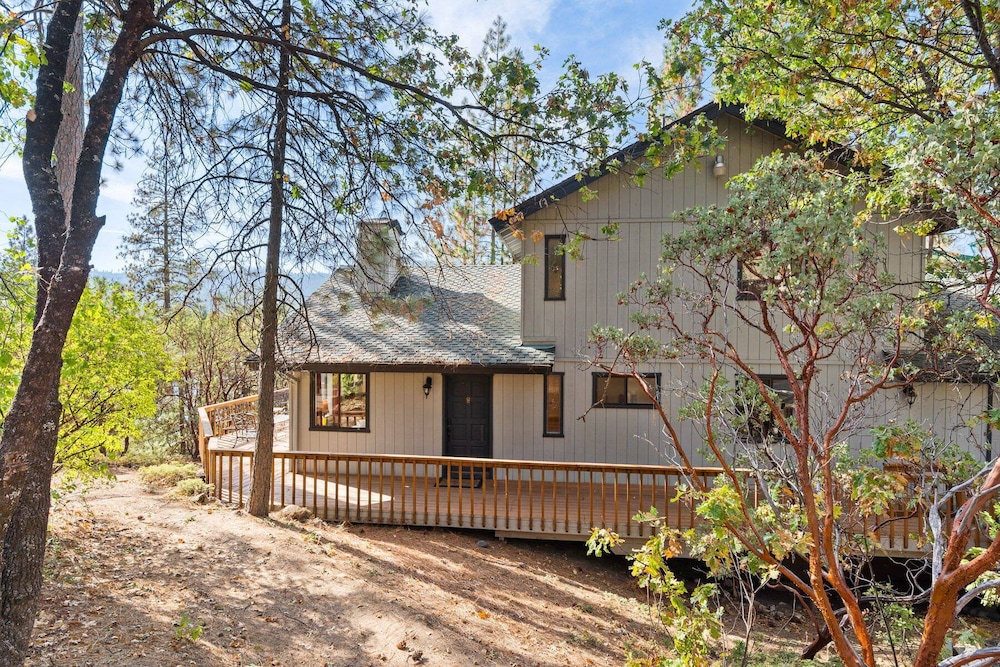 Shoreline Retreat view 2