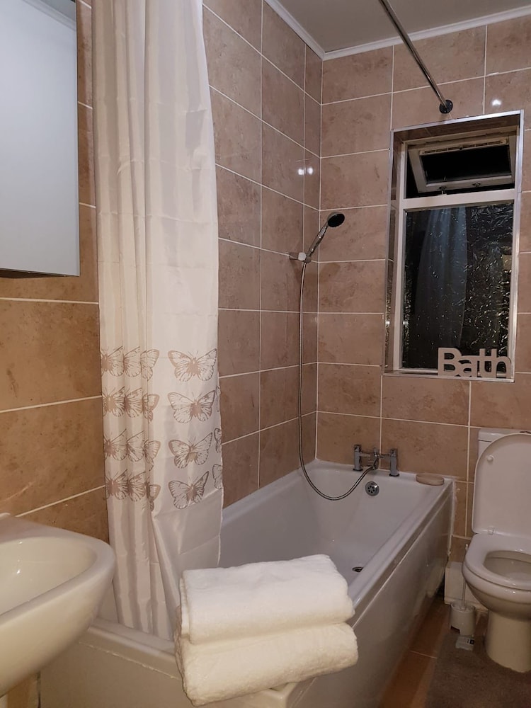 Hinde Holiday Home