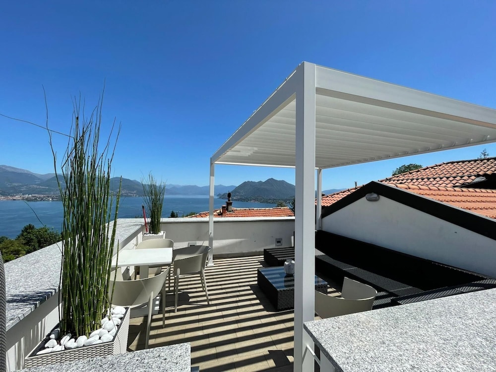Tra Sassi Stelle apt in a Lake View Stone House view 4