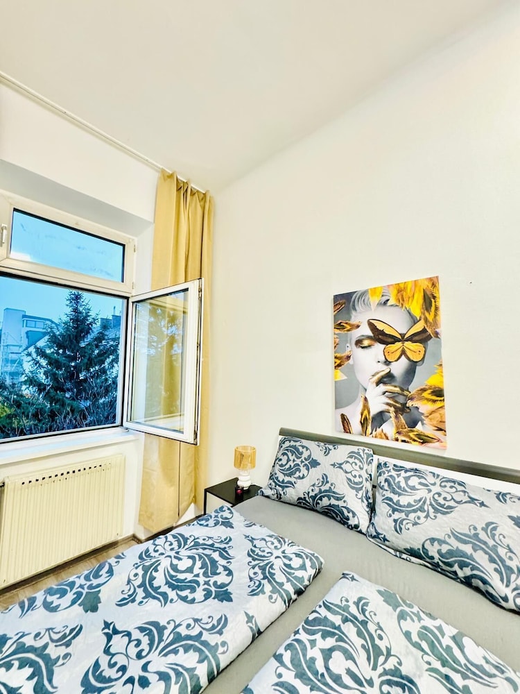 Affordable Cozy 3BR Apt Near FAC Platz