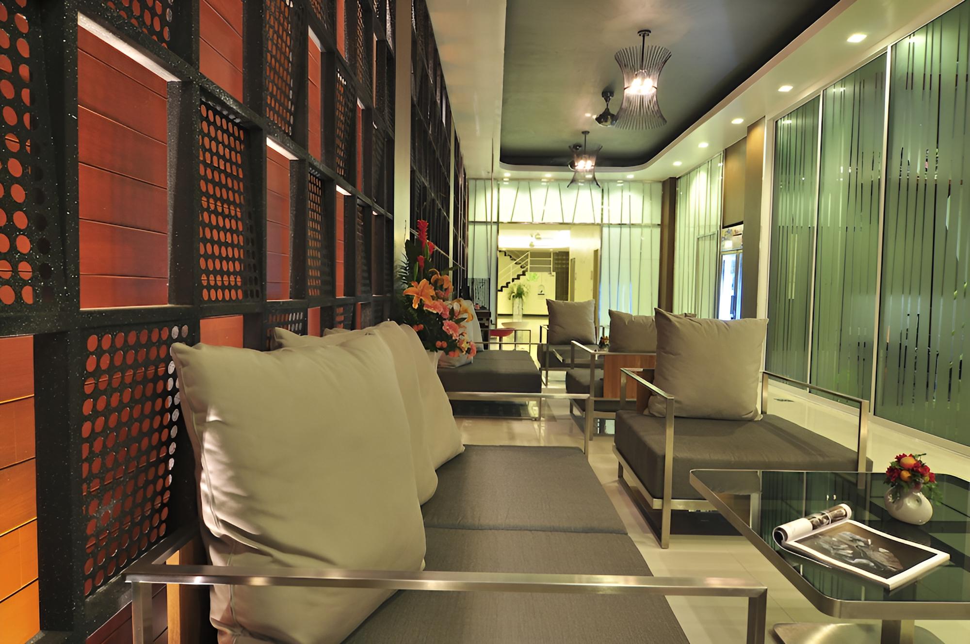Platinum Hotel