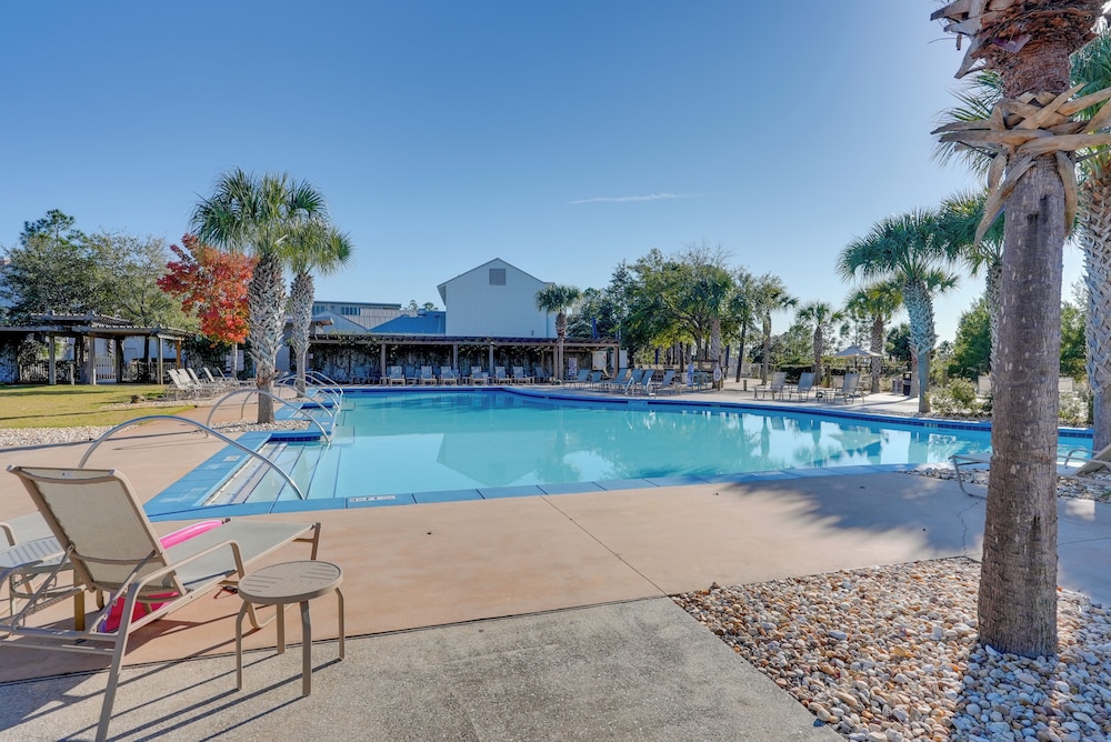 Beach Access: Port St Joe Home w/ Screened Patio!