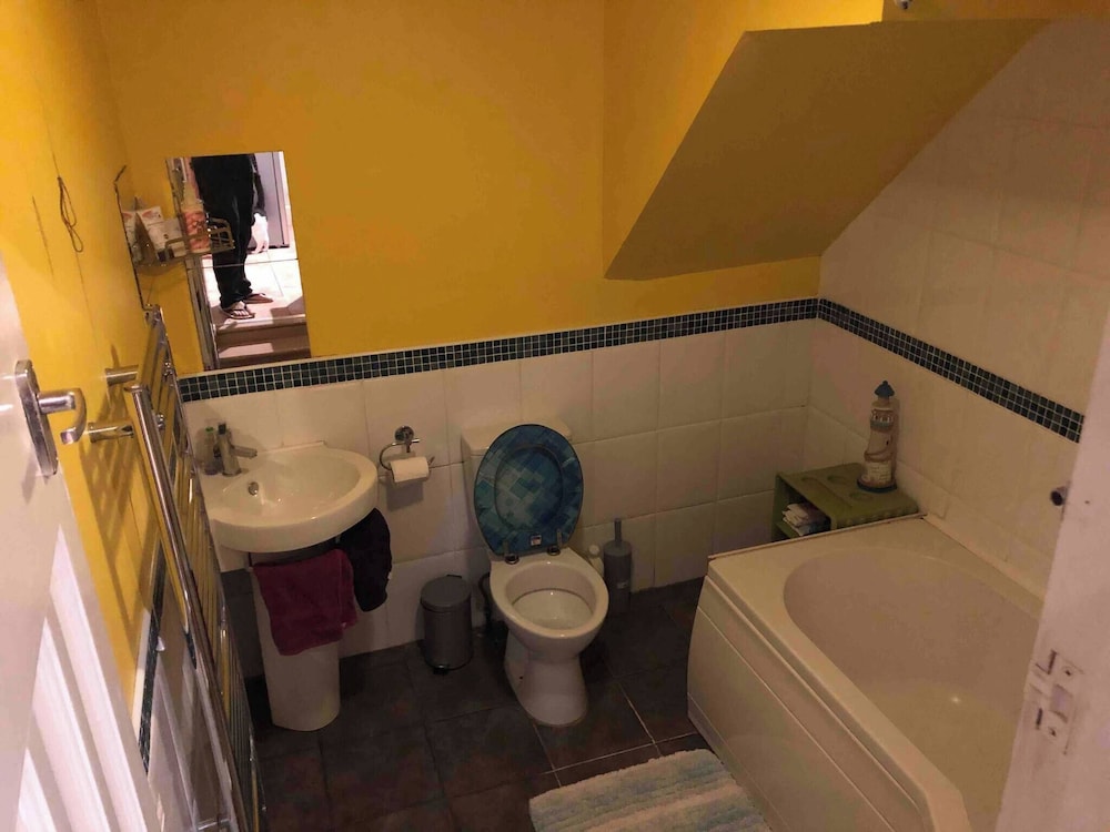 Charming 2 Bedroom Apartment in Gateshead, Close to Newcastle City Centre