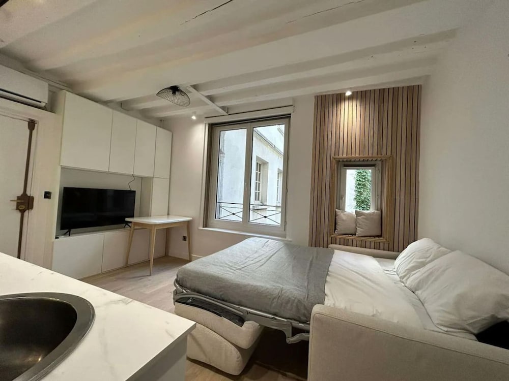 Lavie Maison AC Center of Paris