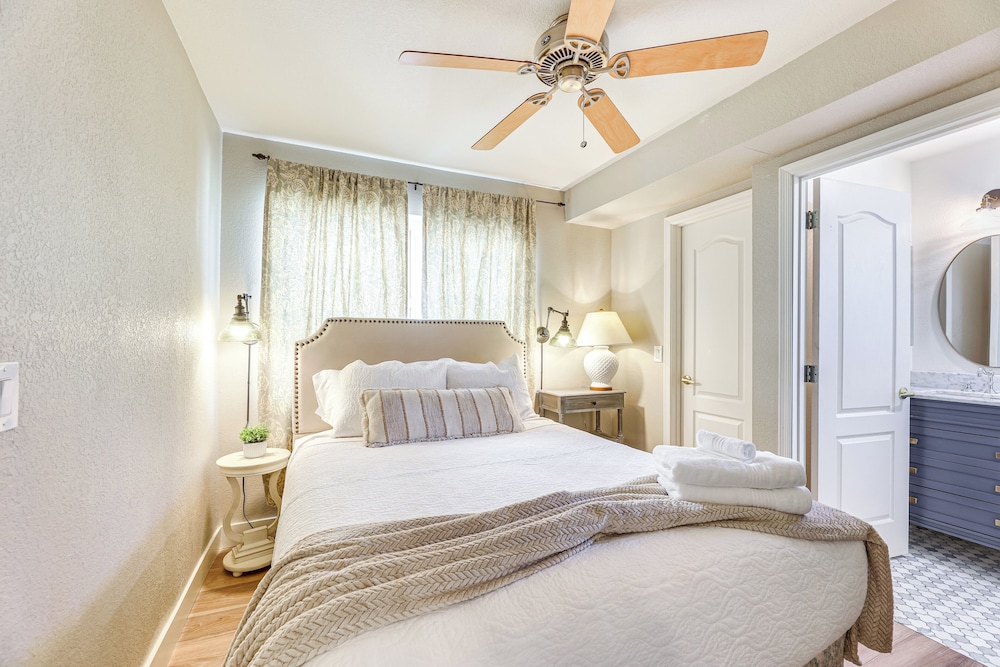 Val Vista Lakes Group Getaway: Lake & Pool Access!