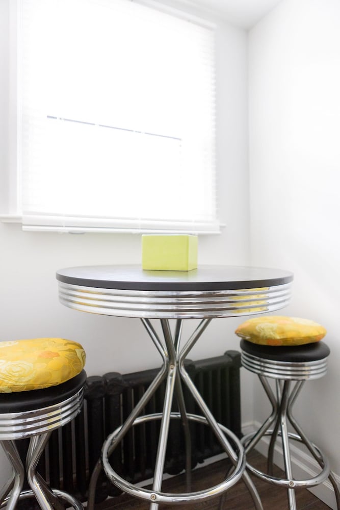 Modern Apt Neardowntown Ideal for Long Stays - U3