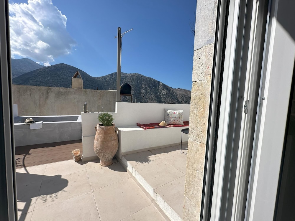Astra House Braxasi view 5