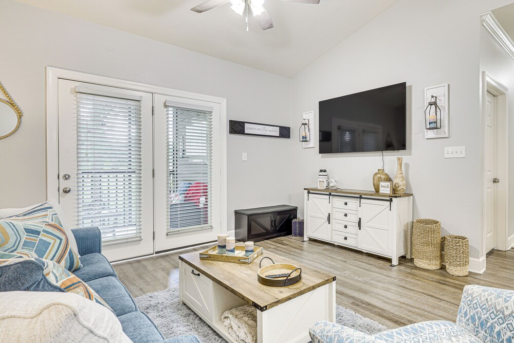 3 Mi to Owa: Modern Condo w/ Resort Pool!