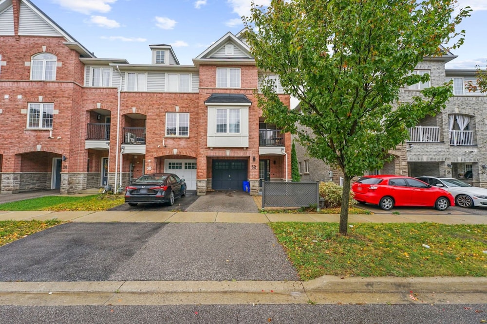 Chic 2BR House Newly Renovated Central Spot