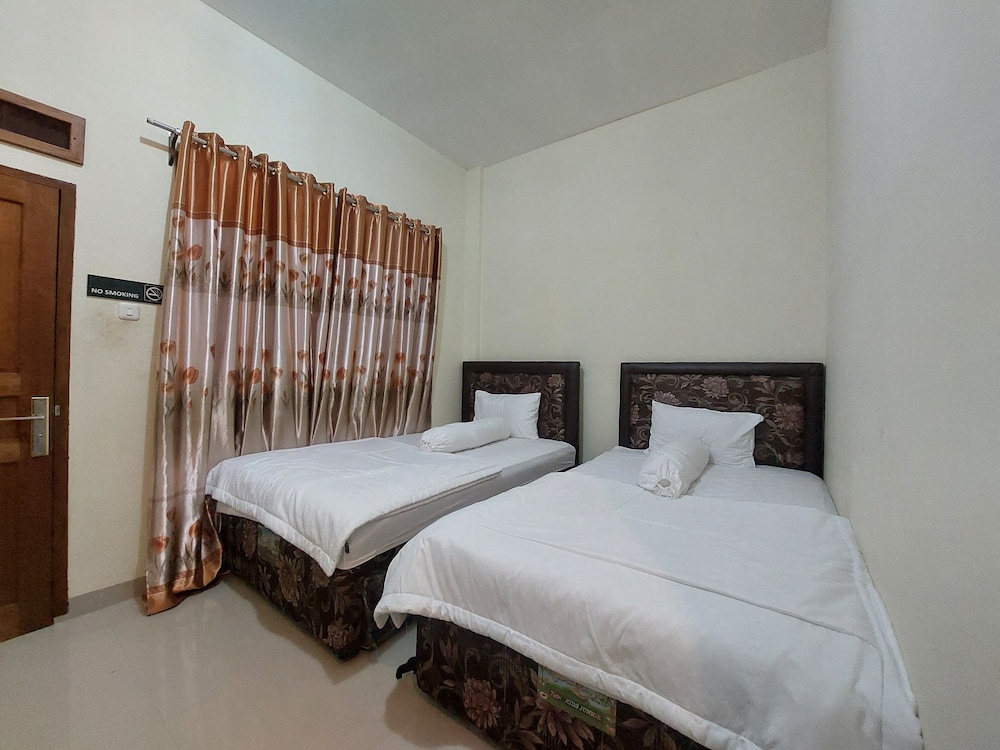 Gondang Sivali Hotel