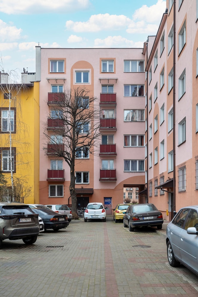 Apartment in Rzeszów by Renters view 2