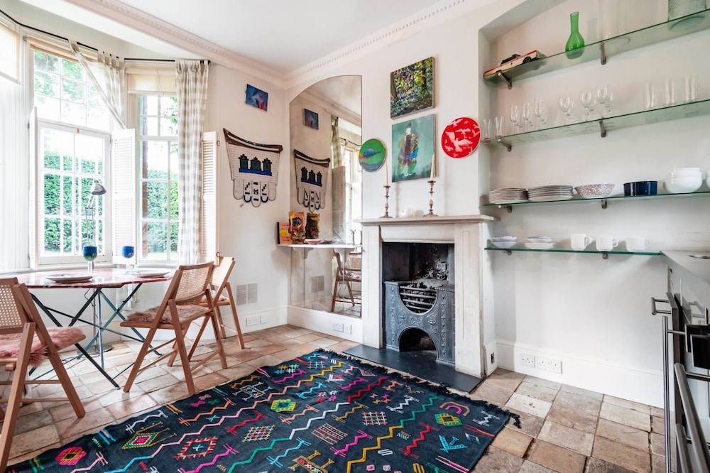 The Kensington Gatehouse - by Out of Office Lifestyle