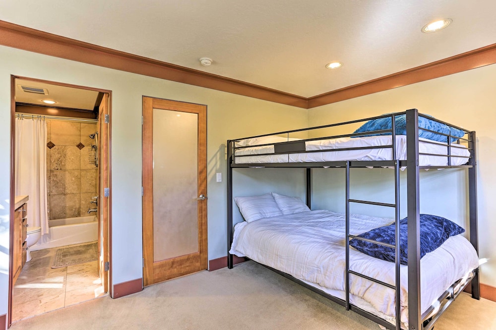 North End Boise Home w/ Courtyard ~ 3 Mi to Dtwn! view 4