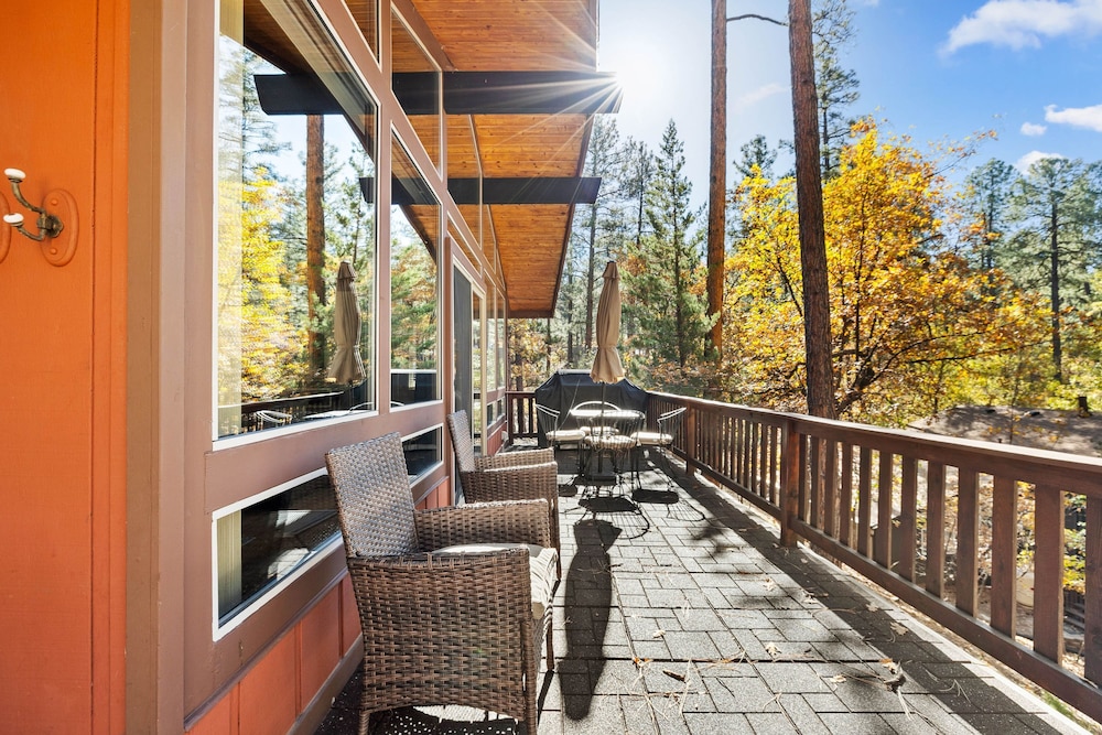 Ponderosa Hideaway 4-br Cabin Mtn View Trails Brbq