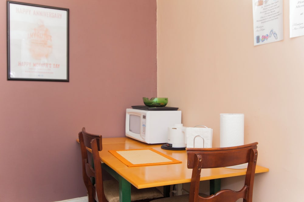 New York City Vacations - Saint Nicholas Inn Guesthouse - Property Image 7