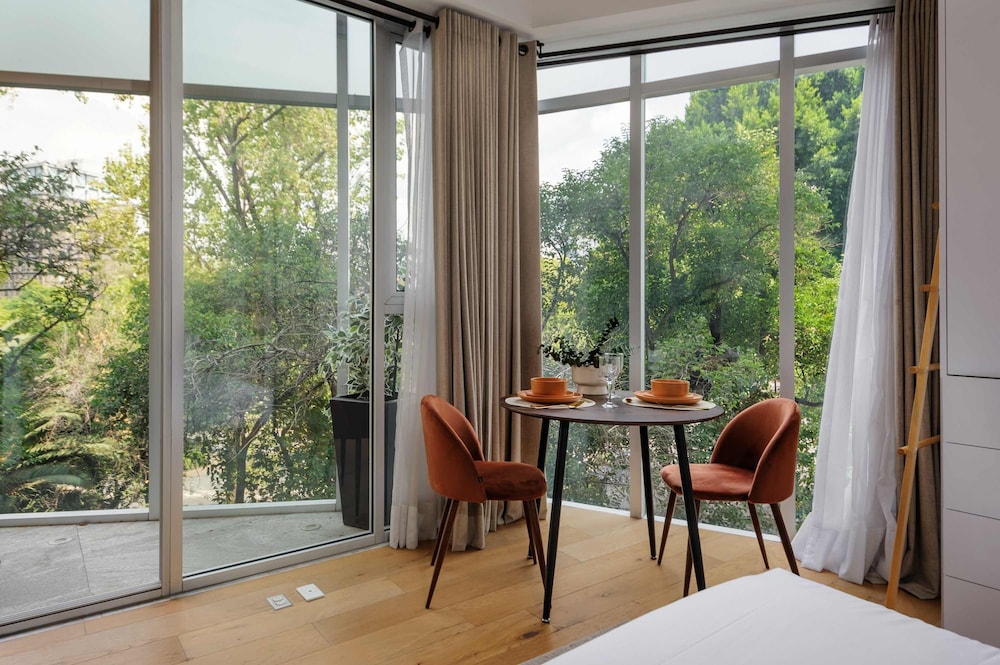 w Majestic Loft w Balcony in Roma Norte