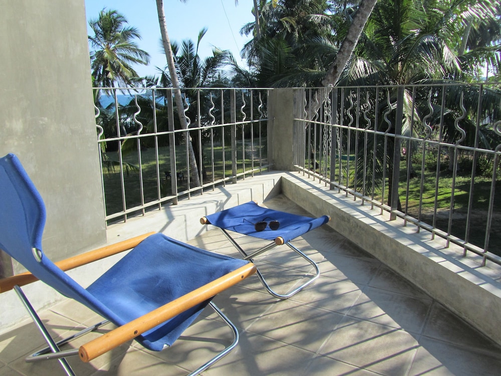 Isana Beach House