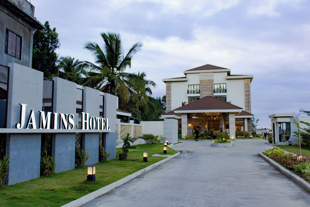 JAMINS HOTEL & RESORT INC
