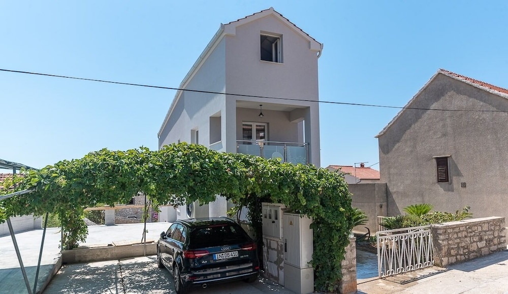 Renci - Great Location & sea View - SA2 view 5