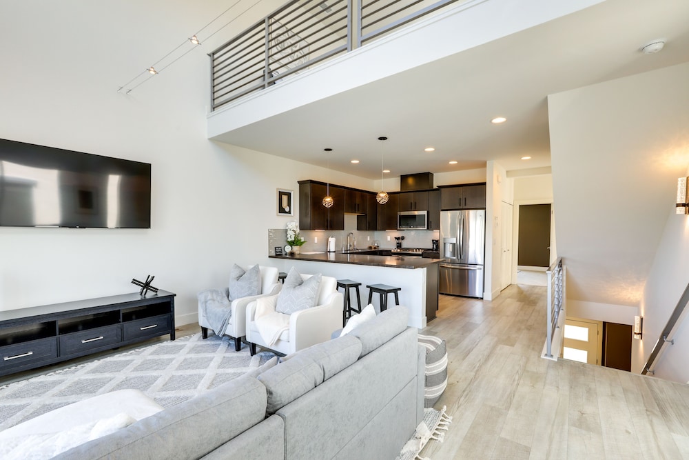 Reno Vacations - Midtown Reno Vacation Rental < 2 Mi to Downtown! - Property Image 18