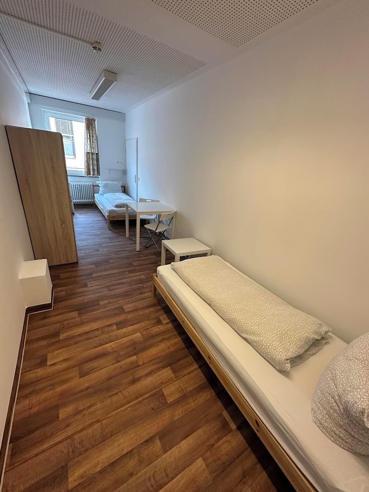 2-Rent Group Hostel Zimmer&Apartments GKP2