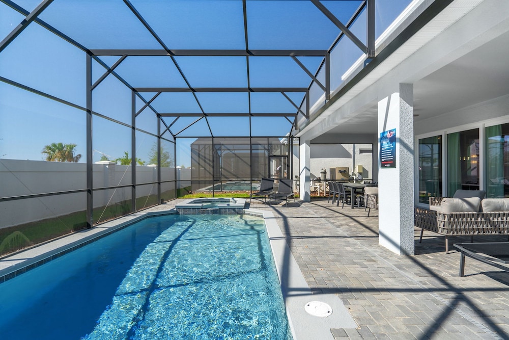 Ultimate 10 Bed Luxury Retreat With Epic Playroom view 4