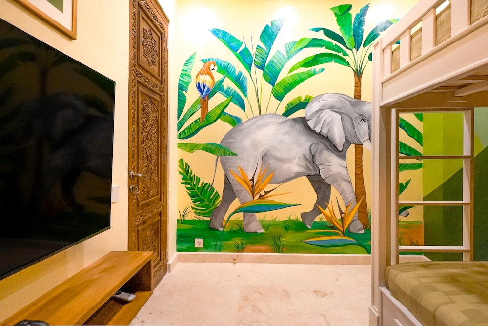 Luxurious Arakana Villa with Pool