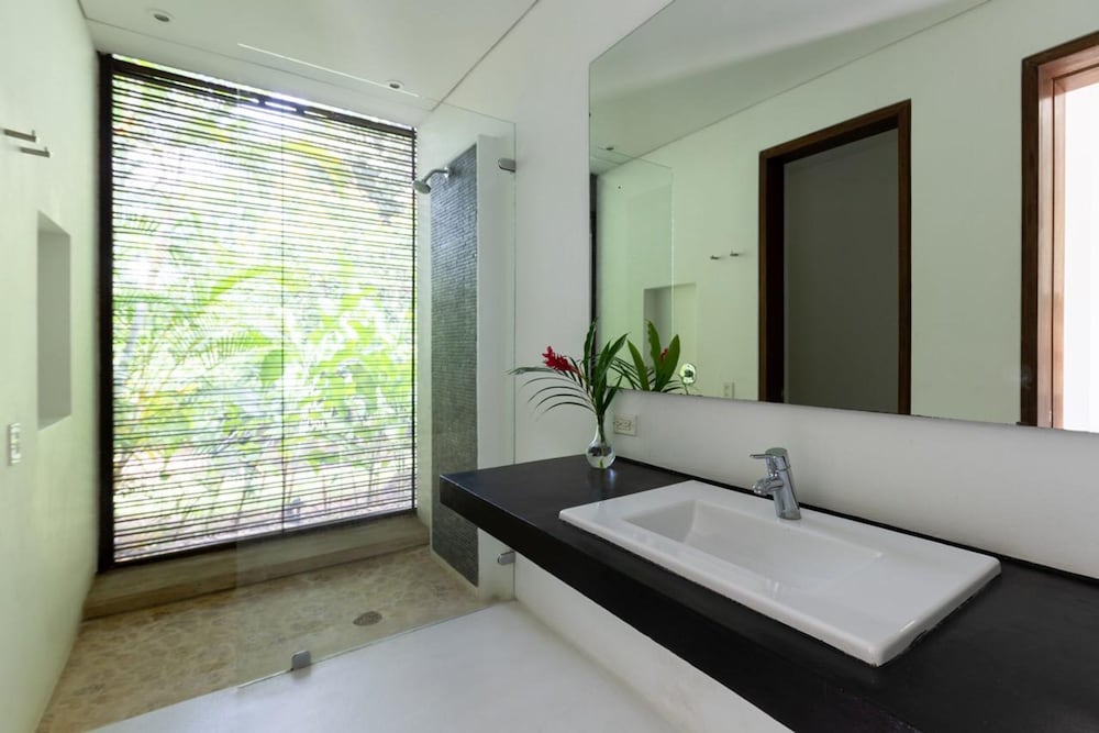 w Beautiful 4BR Villa at Mesa de Yeguas