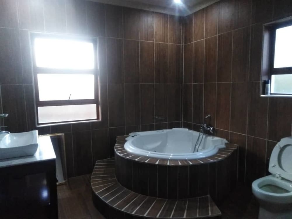 Photo 7