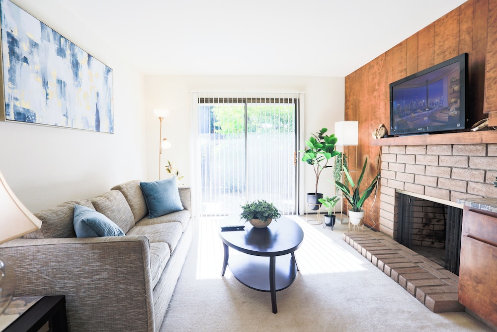 Spacious 3 BR 2B House Sunnyvale Park