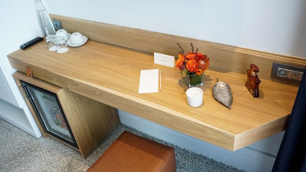 Maroon Tomtom - Image 12