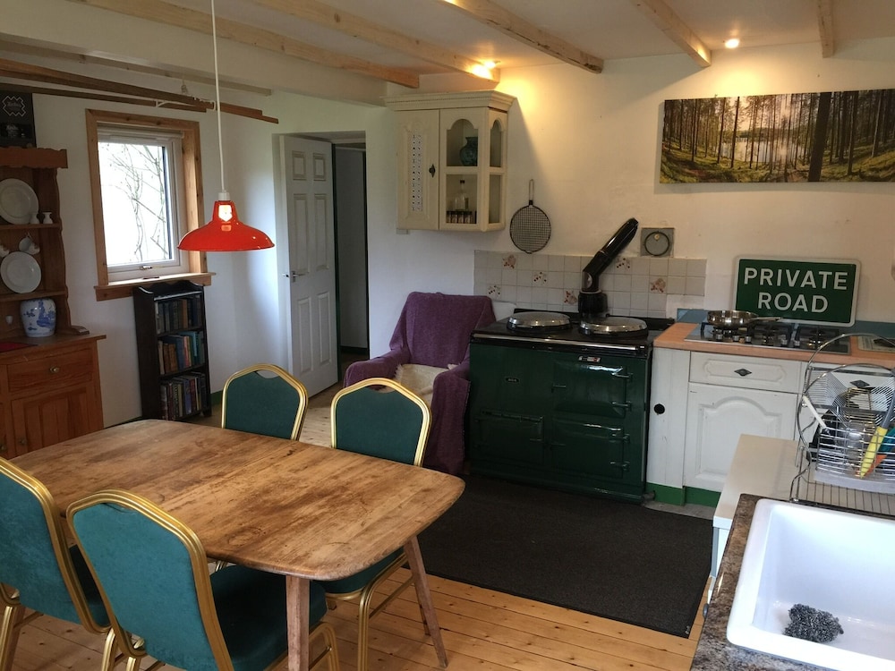Beautiful Highland 1-bed Cottage view 3