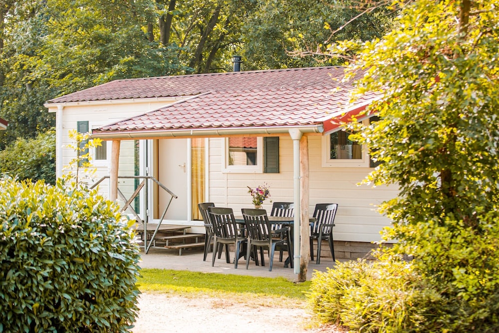 Chalet by Leukermeer Waterside